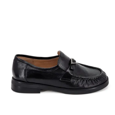 Лоферы женские