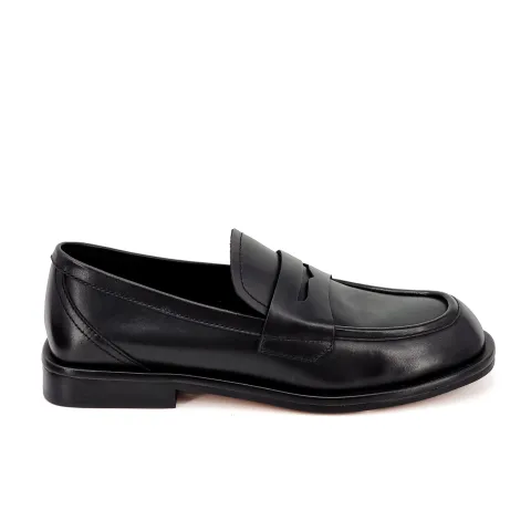 Лоферы женские