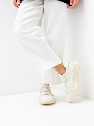 Кроссовки женские