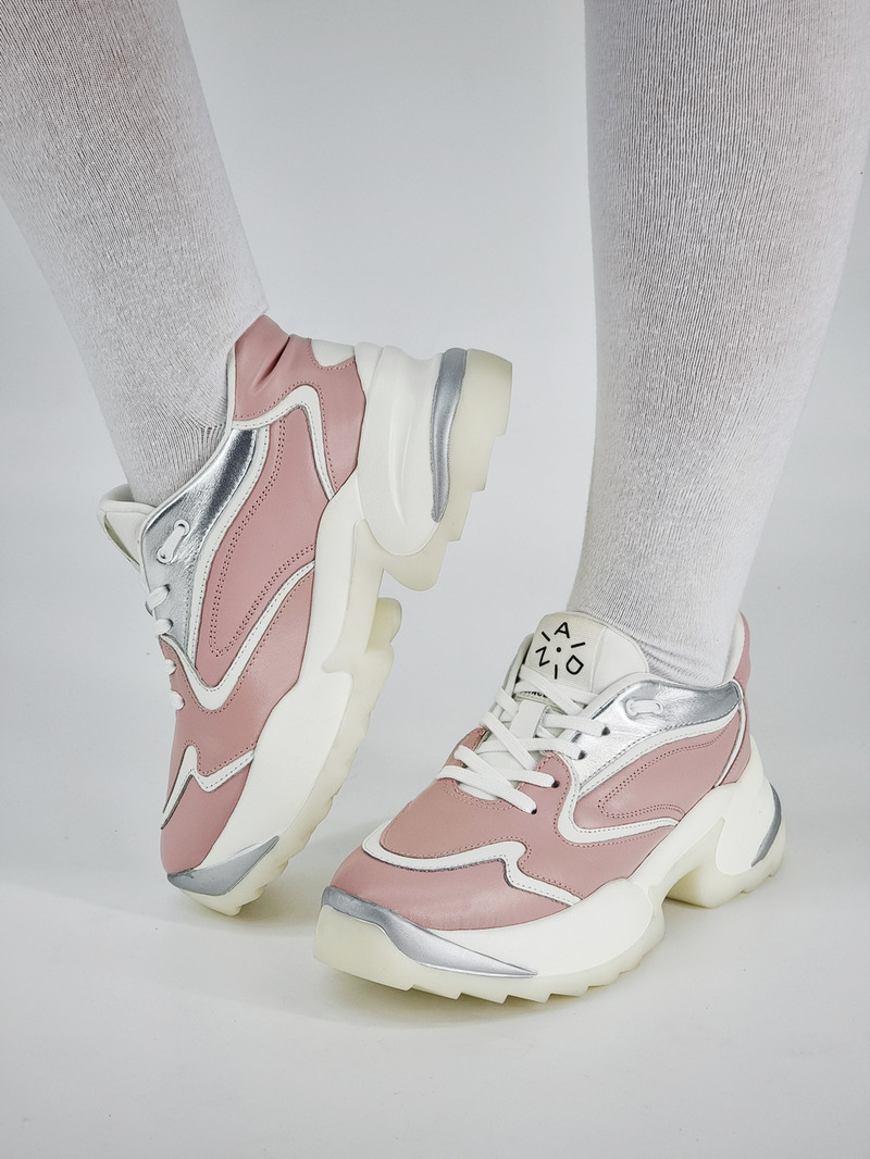 Кроссовки женские