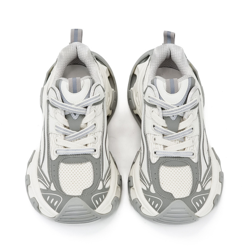 Кроссовки женские