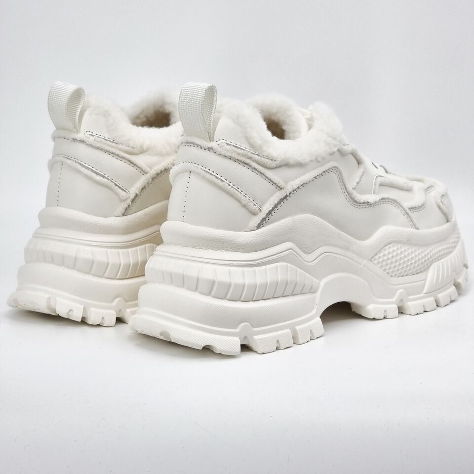 Кроссовки женские