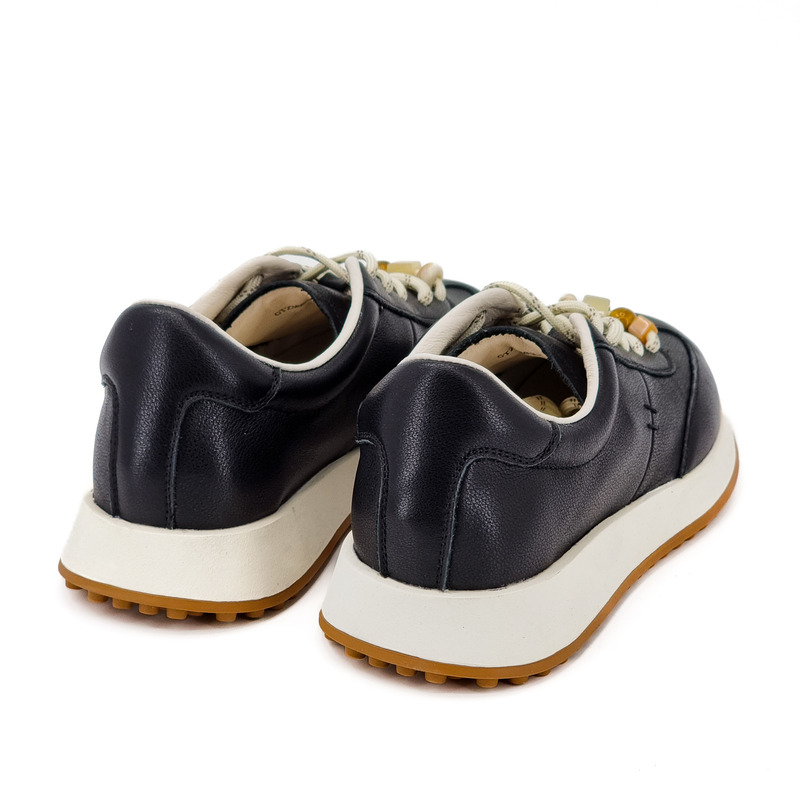 Кроссовки женские