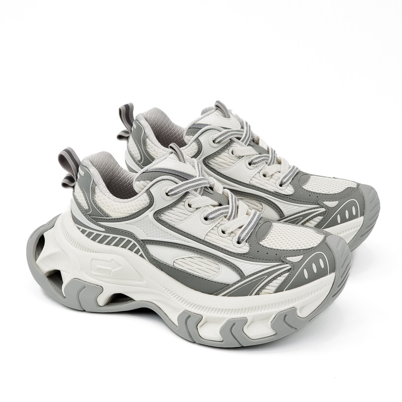 Кроссовки женские